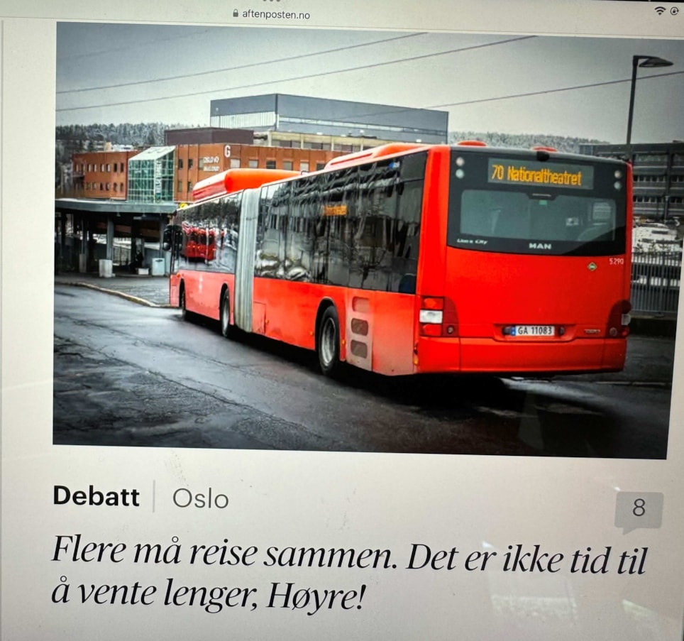 Bussbilde i gatemiljø